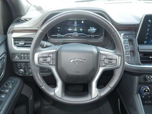 Used 2023 Chevrolet Suburban Z71 w/ Luxury Package AWD/4WD image 15