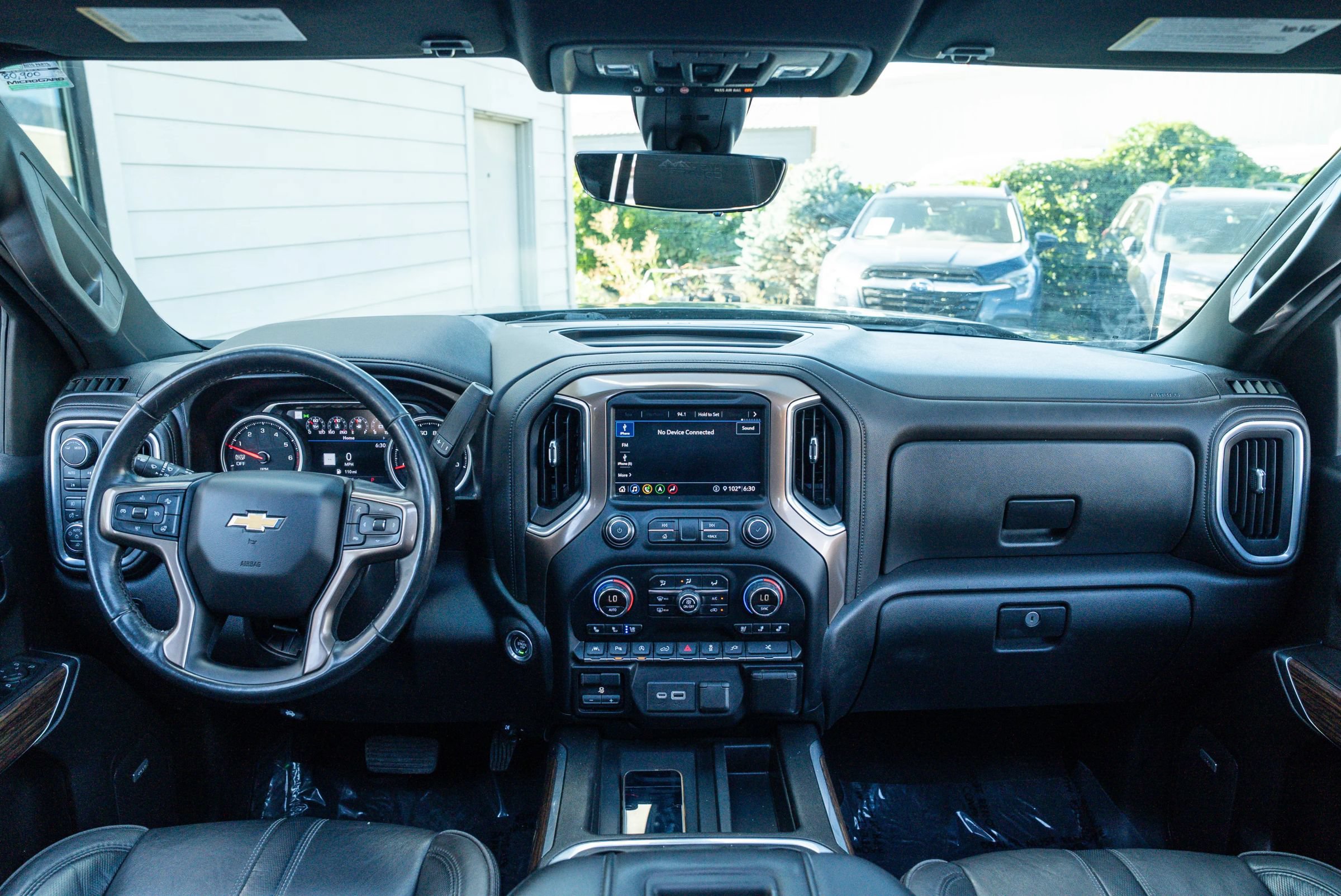 Used 2020 Chevrolet Silverado 1500 High Country w/ Technology Package AWD/4WD image 16