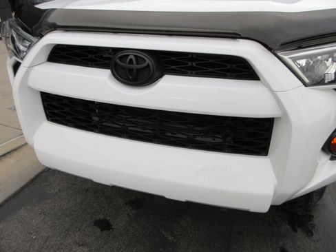 Used 2018 Toyota 4Runner SR5 image 16