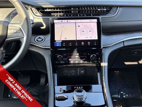 New 2025 Jeep Grand Cherokee L Limited w/ Black Appearance Package image 9