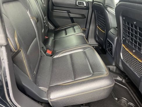 Used 2024 Ford Bronco Badlands image 22