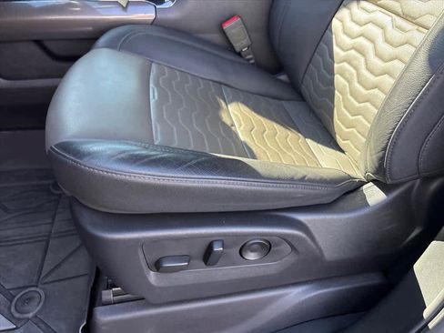 Used 2024 Chevrolet Silverado 1500 ZR2 w/ Technology Package image 23