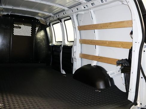 Used 2024 Chevrolet Express 2500 w/ Driver Convenience Package RWD image 22