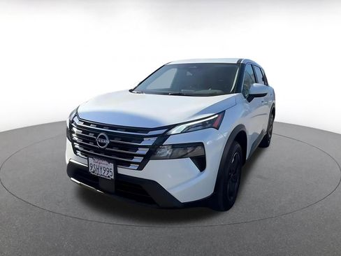 Used 2025 Nissan Rogue SV FWD image 7