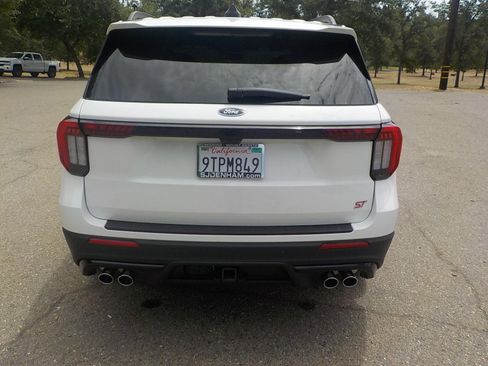 Used 2025 Ford Explorer ST w/ Sun And Sound Package AWD/4WD image 5
