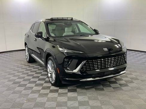 Used 2024 Buick Envision Avenir AWD/4WD image 3