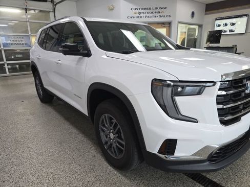 Used 2026 GMC Acadia Elevation AWD/4WD image 3