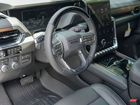 New 2026 GMC Yukon XL Denali w/ Denali Reserve Package AWD/4WD image 9