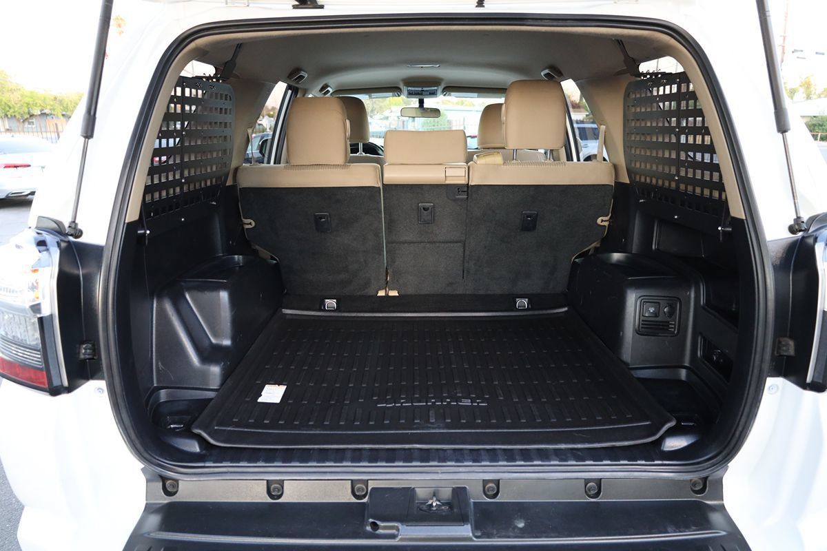 Used 2018 Toyota 4Runner SR5 AWD/4WD image 13