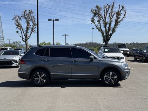 Used 2019 Volkswagen Tiguan SEL image 4