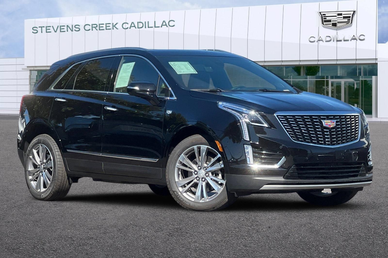 Used 2025 Cadillac XT5 Premium Luxury w/ Technology Package AWD/4WD image 1