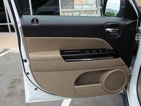 Used 2012 Jeep Patriot Limited FWD image 11