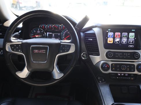 Used 2020 GMC Yukon XL SLT w/ Premium Edition image 25