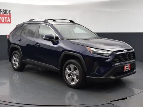 Used 2025 Toyota RAV4 XLE FWD image 6