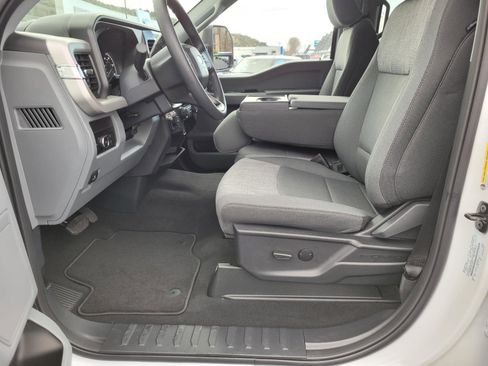 New 2026 Ford F250 XLT w/ FX4 Off-Road Package image 14