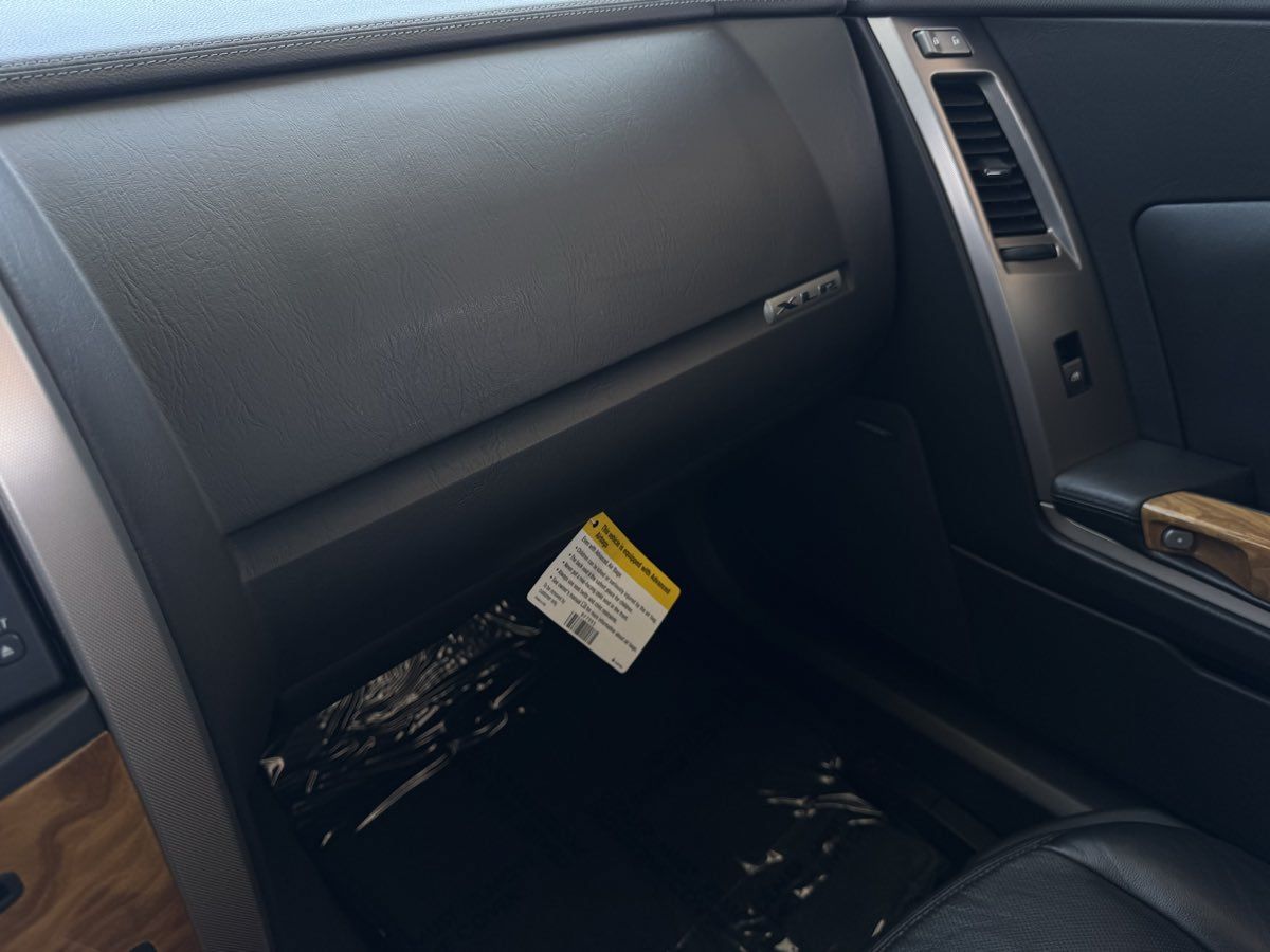 Used 2009 Cadillac XLR RWD image 32