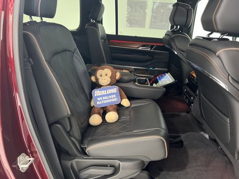 Used 2024 Jeep Grand Wagoneer L Series III image 25