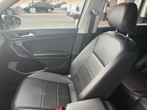Used 2021 Volkswagen Tiguan SE FWD image 23