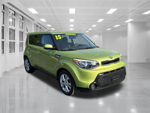 Used 2015 Kia Soul + image 3