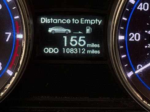 Used 2013 Hyundai Sonata Limited w/ Premium Pkg image 9