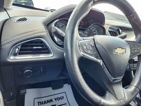Used 2017 Chevrolet Cruze Premier FWD image 24