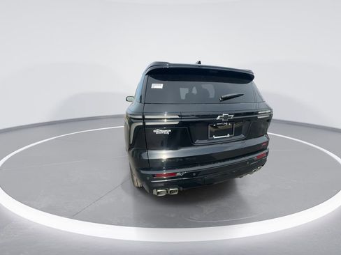 Used 2025 Chevrolet Traverse RS image 7