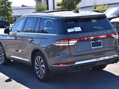 New 2026 Lincoln Aviator Premiere image 9