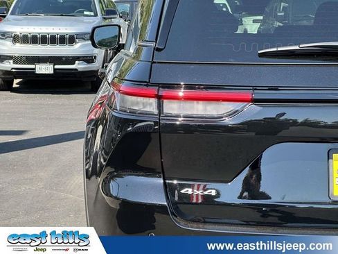 Certified 2025 Jeep Grand Cherokee Limited w/ MOPAR Finishing Package AWD/4WD image 12