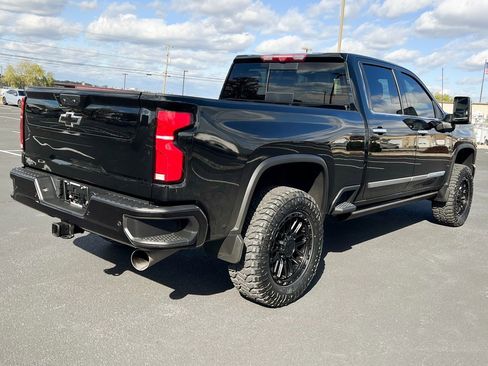 Used 2024 Chevrolet Silverado 2500 High Country w/ High Country Premium Package image 11