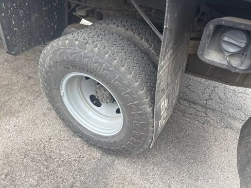 Used 2004 Ford F350 XL AWD/4WD image 9