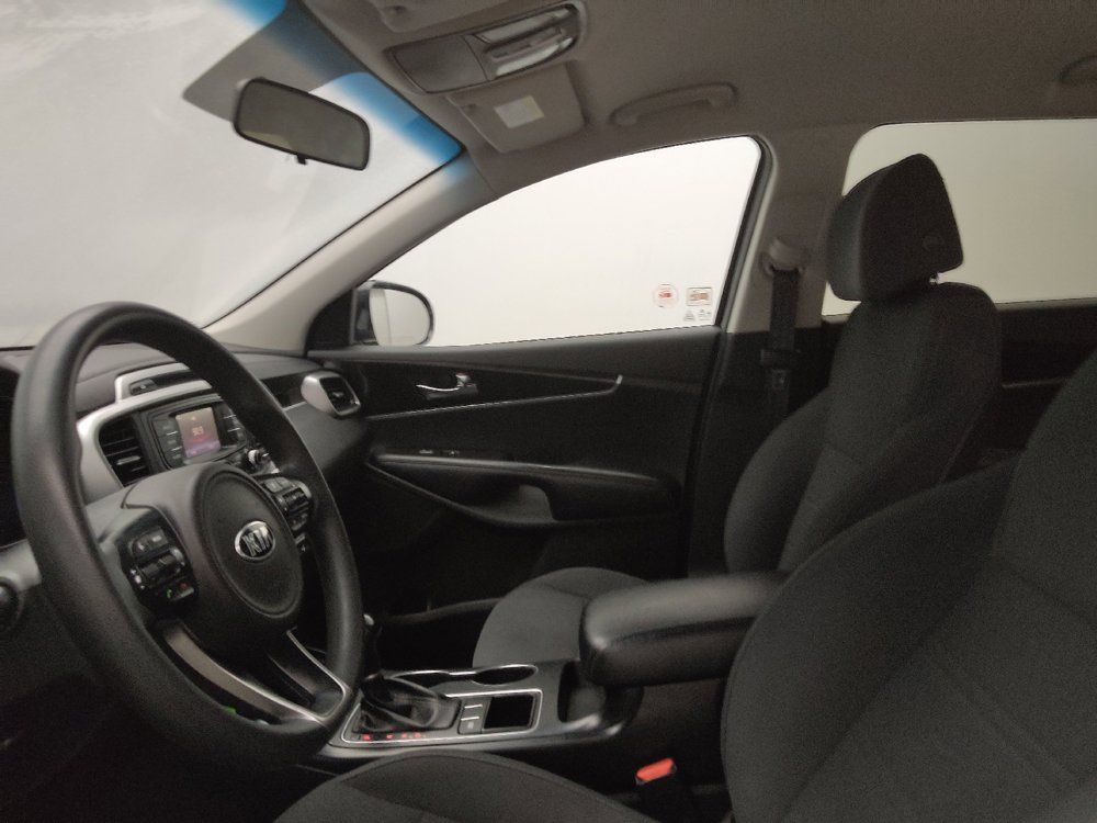Used 2017 Kia Sorento FWD image 17