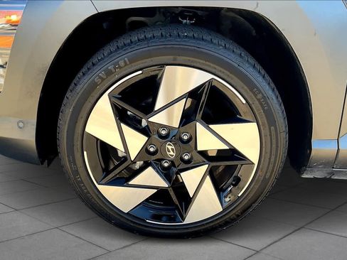 Used 2024 Hyundai Kona Limited image 9