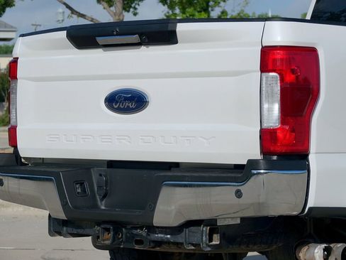 Used 2019 Ford F250 Lariat w/ Lariat Value Package AWD/4WD image 22