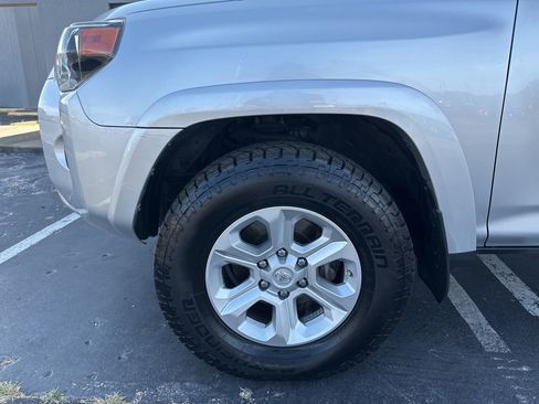 Used 2019 Toyota 4Runner SR5 AWD/4WD image 24