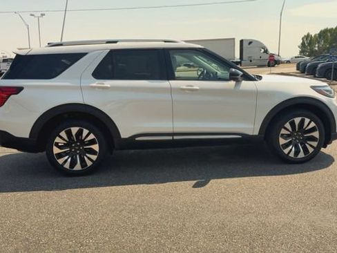 Used 2026 Ford Explorer Platinum w/ LUX Leather Package AWD/4WD image 9