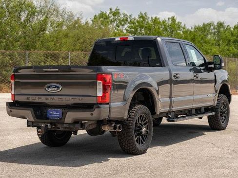 Certified 2019 Ford F250 Lariat w/ Lariat Ultimate Package AWD/4WD image 8