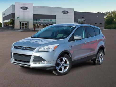 Used 2015 Ford Escape SE image 1