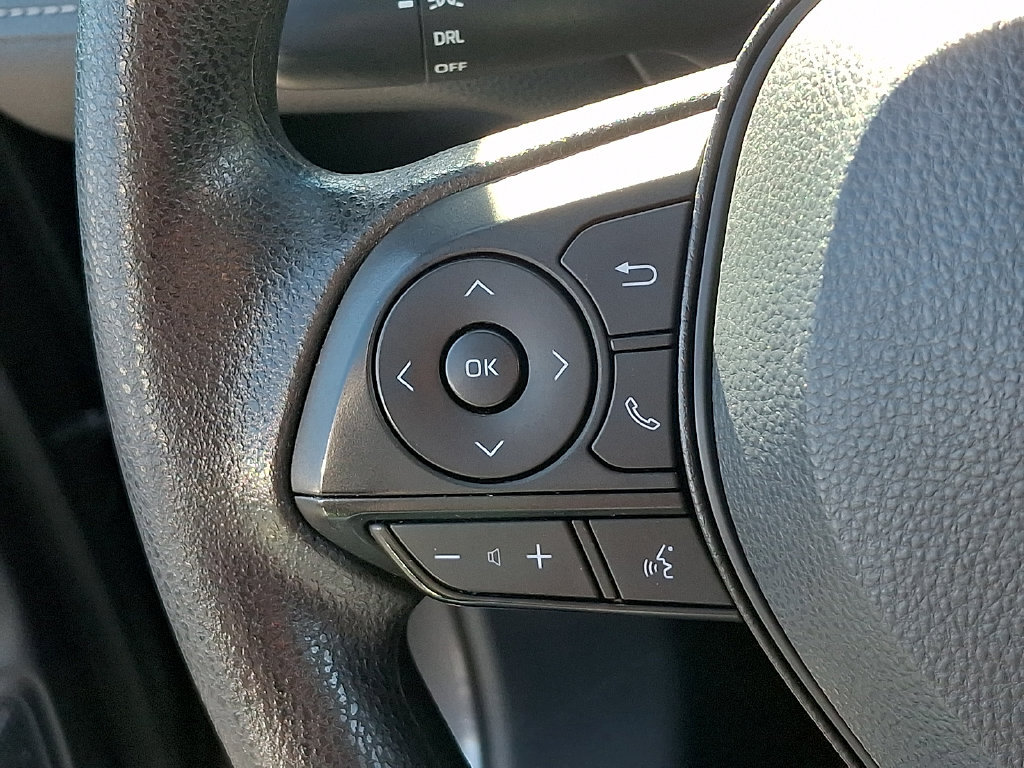 Used 2022 Toyota RAV4 LE FWD image 20
