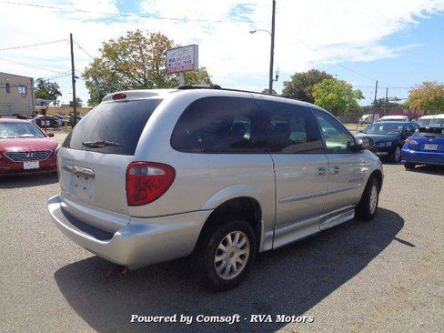 Used 2003 Chrysler Town & Country LX image 8