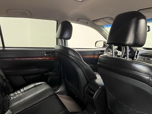Used 2011 Subaru Outback 2.5i Limited image 14