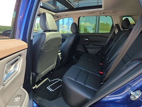Used 2023 Nissan Rogue SL w/ SL Premium Package AWD/4WD image 17