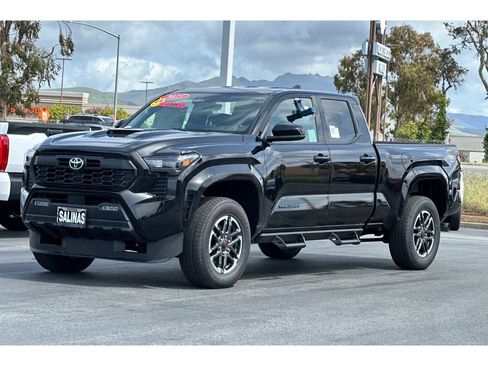 Used 2025 Toyota Tacoma TRD Sport image 8