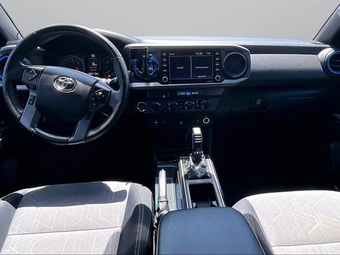 Used 2022 Toyota Tacoma TRD Sport AWD/4WD image 14