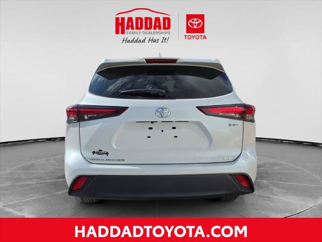 Certified 2026 Toyota Highlander XLE AWD/4WD image 4