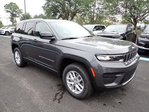 New 2025 Jeep Grand Cherokee Laredo X w/ Luxury Tech Group I image 9