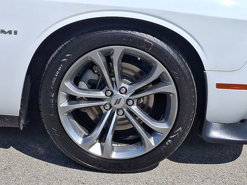 Used 2022 Dodge Challenger R/T RWD image 8