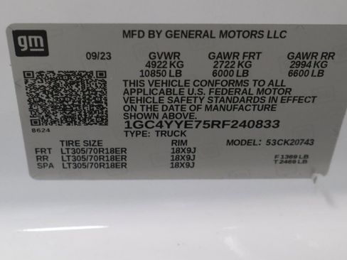 Used 2024 Chevrolet Silverado 2500 ZR2 w/ Technology Package image 34