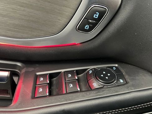 Used 2025 Ford Expedition Platinum image 13