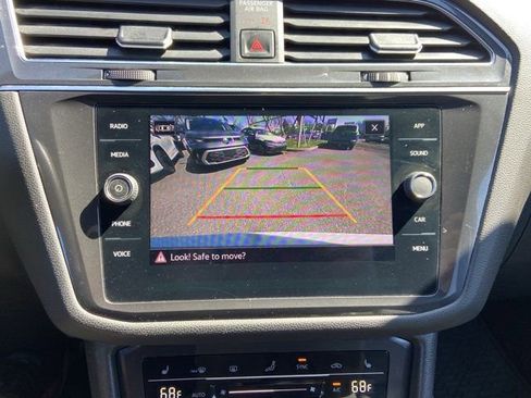 Certified 2022 Volkswagen Tiguan SE R-Line image 21