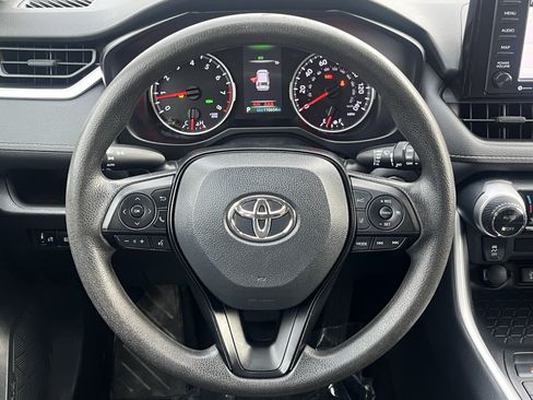 Used 2022 Toyota RAV4 XLE AWD/4WD image 16